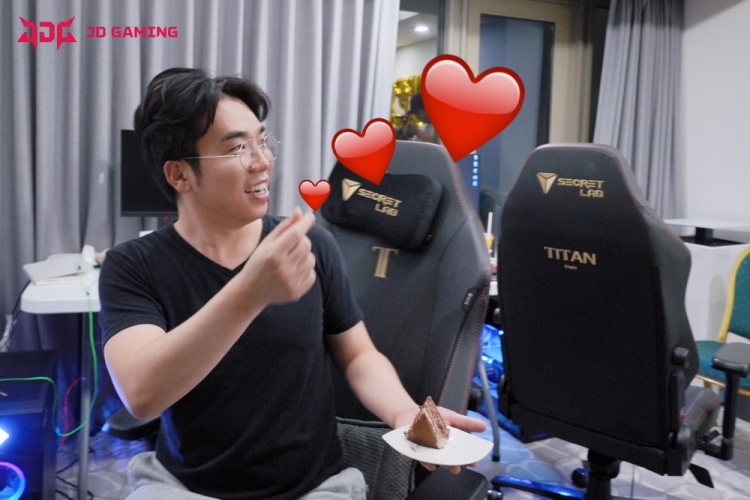 Kanavi生日返图:唱生日歌的时候,Ruler在旁边唱得最大声