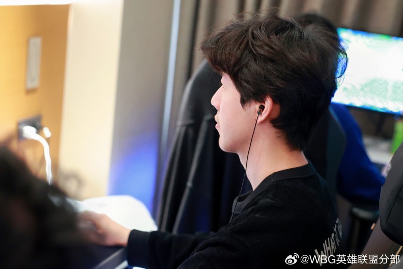 TheShy:我已经不是主人公了 努力想要配合队伍来打