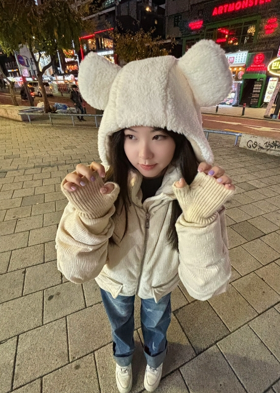 Mayumi晒照:太冷啦 照顾好自己哦~