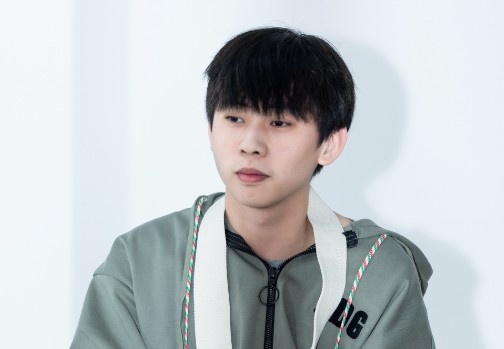 Ale:怎么总有人问我明年去哪,担心我找不到队伍?