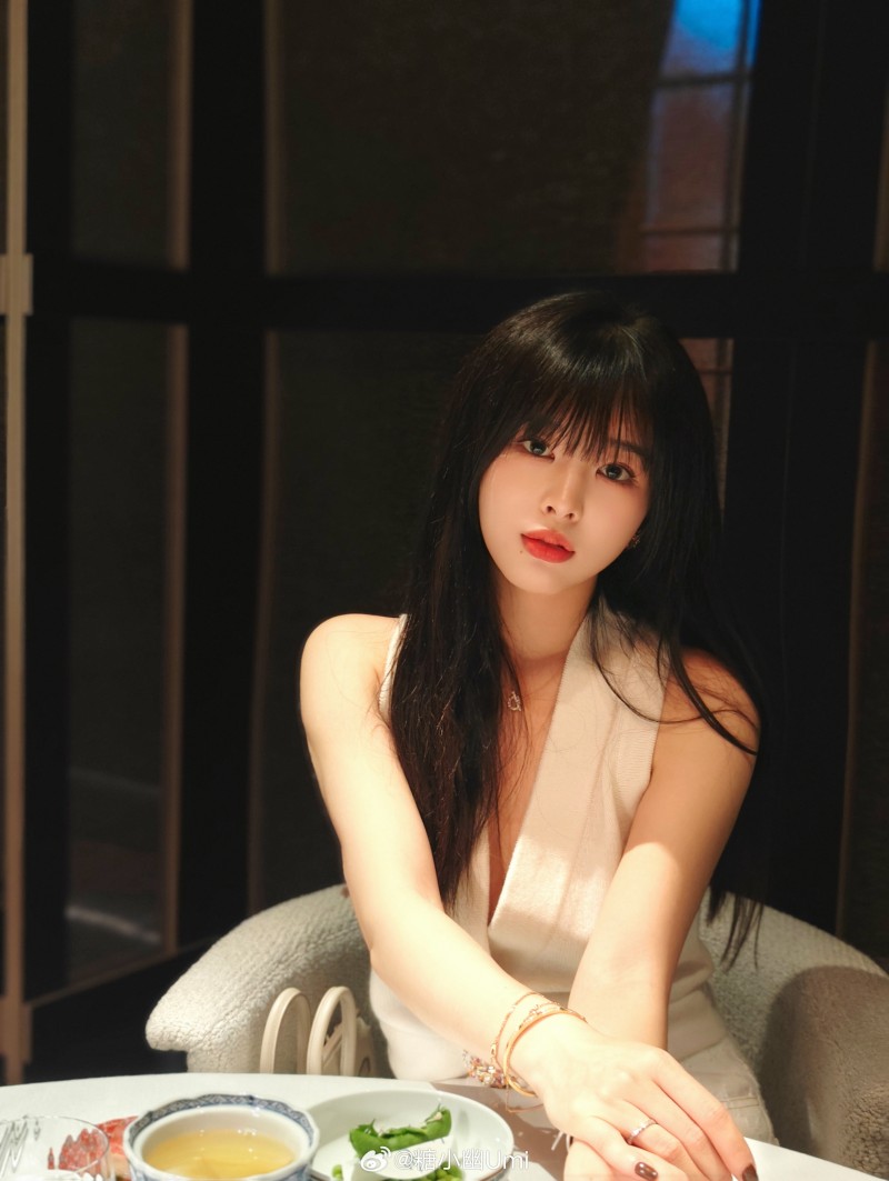 糖小幽晒美照:又饿了 果然漂亮不能当饭吃~