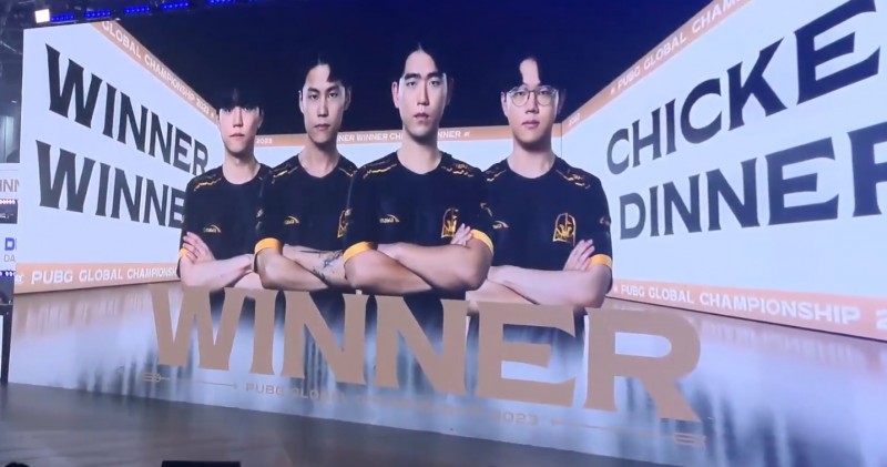 ?PGC小组赛:决赛圈满编就是好!DNW第三局10杀吃鸡