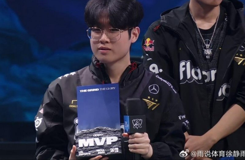 T1超话热议Zeus疑似半价续约:Oner童工最惨 Zeus看到牛宝的下场