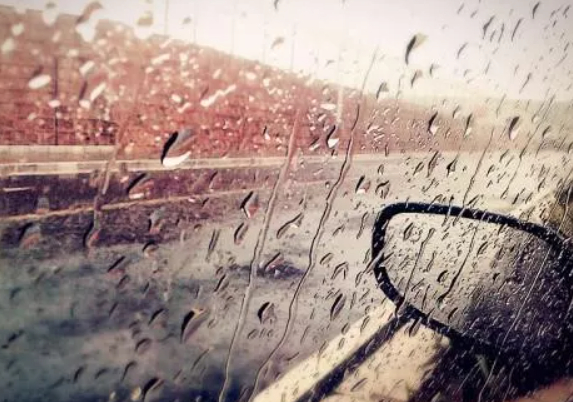 你若强大，雨也温柔