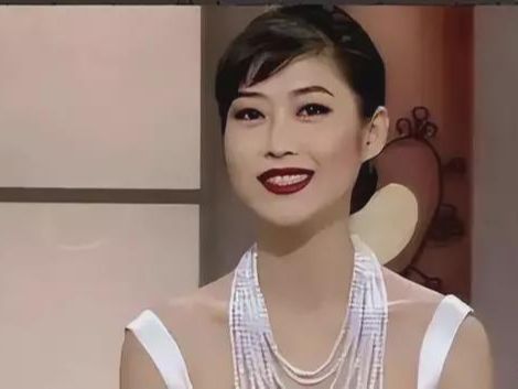 杨思敏:“亚洲第一美胸”当年有多火,她大胆而性感