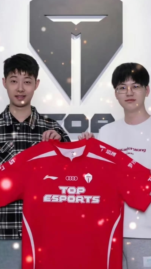 大黄还在尽力!网友发现:Meiko加盟队服是前上单选手Wayward的ID款