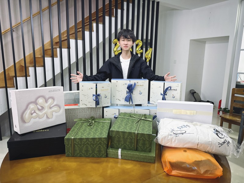 RNG官博为Ming庆生:将来胜过往,所得皆所愿!