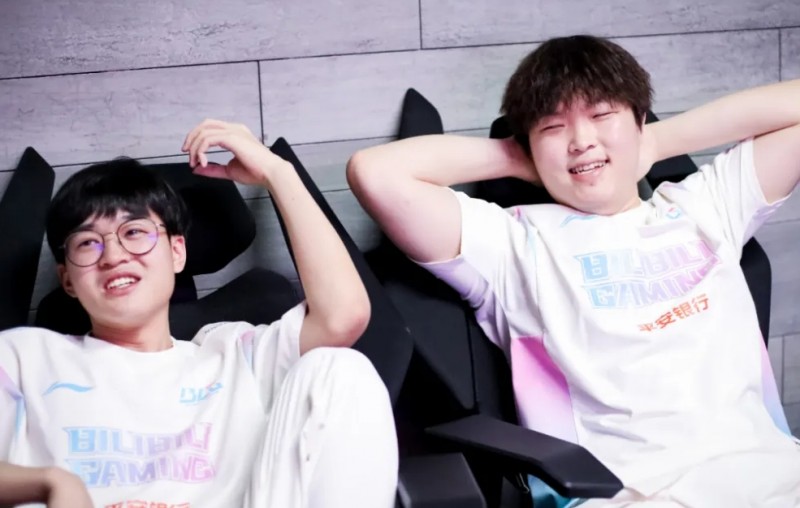 全勤一整年的BLG上野!Bin和Xun参与了今年所有英雄联盟赛事