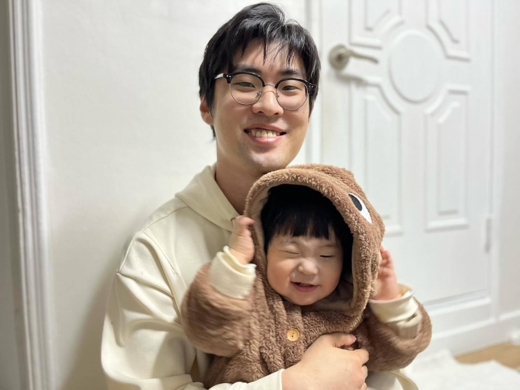 S7冠军打野安掌门分享照片:经验丰富的打野和稚嫩的22年中单