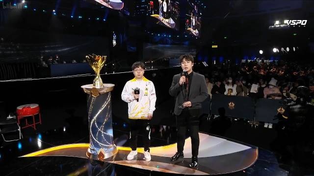 赛后采访狼队妖刀:今天感觉大家都有点紧张 在败者组也挺有信心