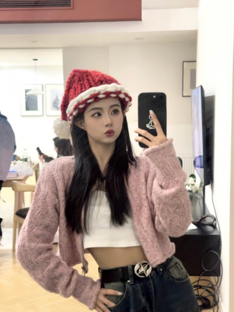 和平精英主持方游晒照:下班!!祝大家平安夜快乐