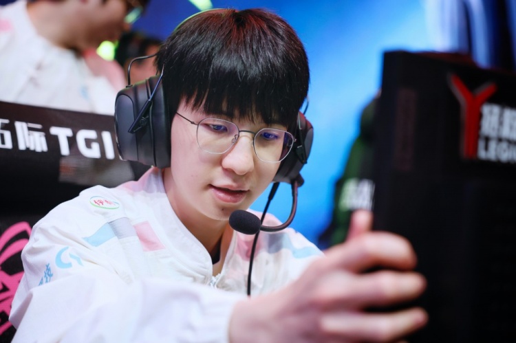 Elk：决赛还没打Bin就说要单杀小上单五次，害怕