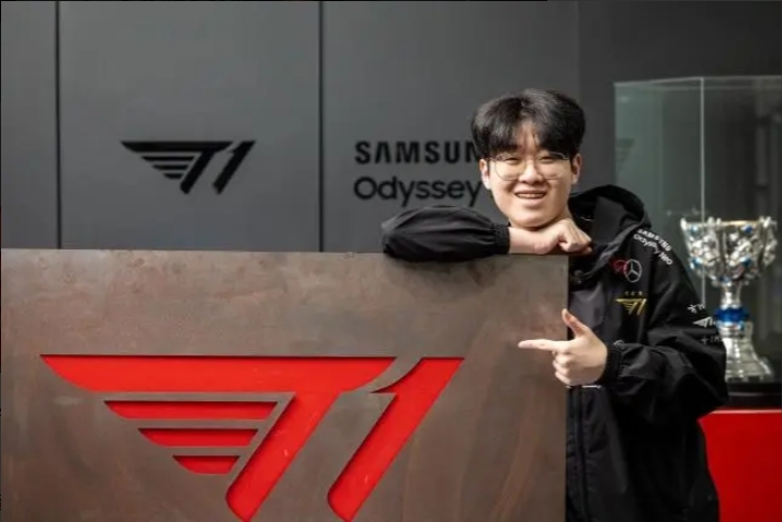 Zeus：转会期差一点就要离开T1了，以前看到韩国输给中国就很心痛