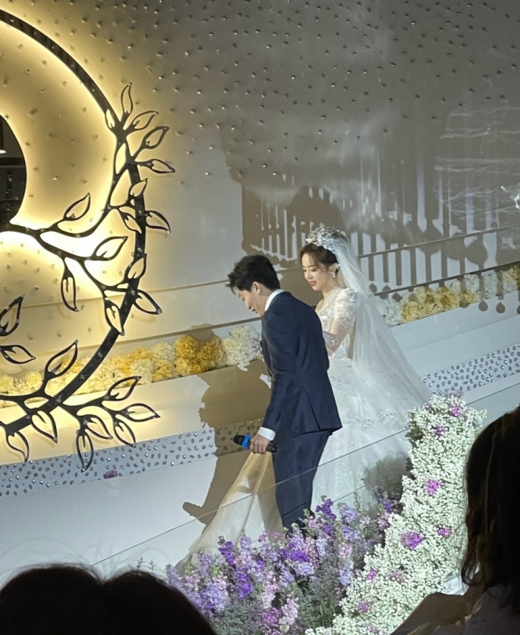 老炮儿返图:管泽元余霜婚礼回门宴 今天也是幸福的一天!