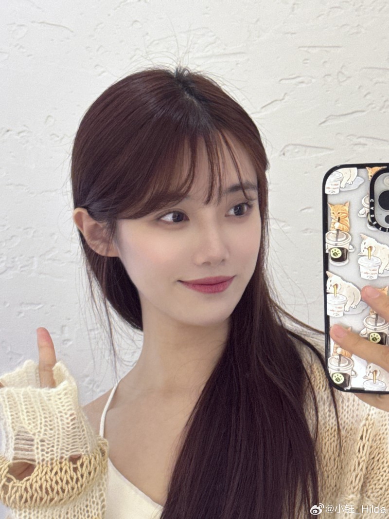 主持小钰晒照:素素的小猪~最近天气 皮肤真的好干