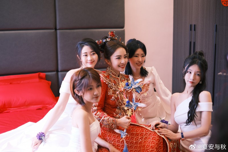 夏安分享泽元余霜婚礼接亲返图:接亲!!尊嘟好玩!!