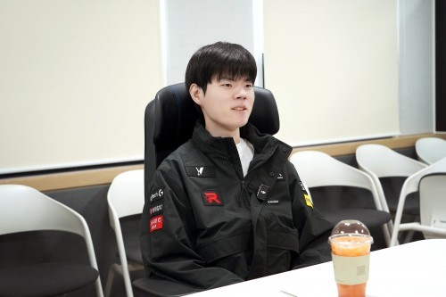 Deft:看到Faker选手仍然爬得很高 我受到了很多好的刺激