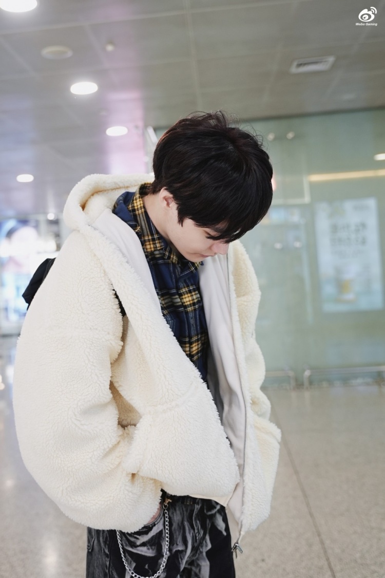 WBG俱乐部分享选手近照:北京之行,Light不吃麻酱,Zdz爱吃烧饼