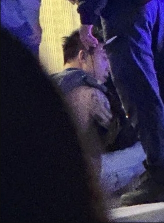 ?太批爆了!冠军中单Toyz直播嫌弃网红的餐厅不好吃,被打到头破血流