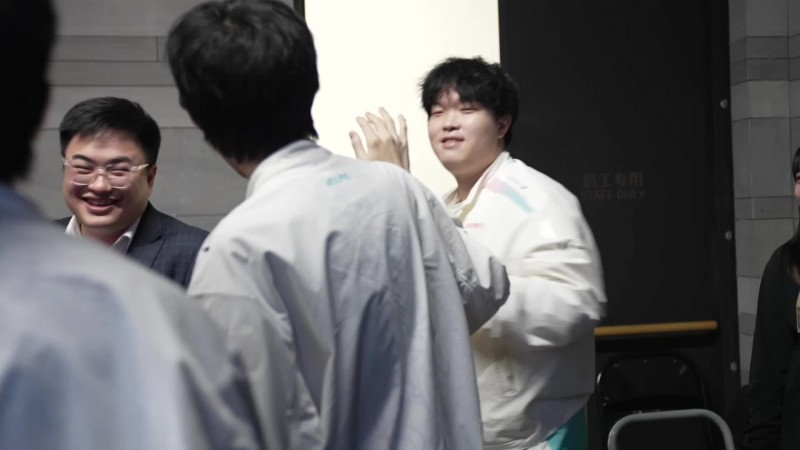 BLG赛前花絮：陪Bin练拳的ON