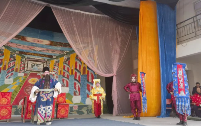 戏幕起,戏幕落,谁是客的图片 戏幕起,戏幕落,谁是客