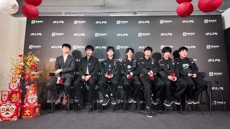 EDG赛后群访 教练:队内新人太多,目前的战术体系太过单一