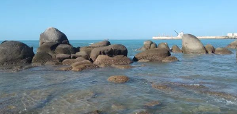 三亚大小洞天,礁石是海滩的精灵的图片 三亚大小洞天,礁石是海滩的精灵