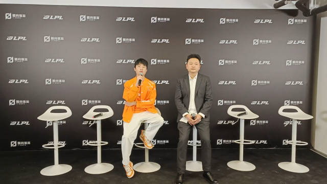 OMG败者群访 教练:第三局前期失误比较大 导致下路对线也很难打