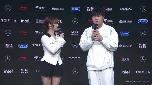 赛后采访bin:打团不需要太多沟通,在一起打久了,比较有默契