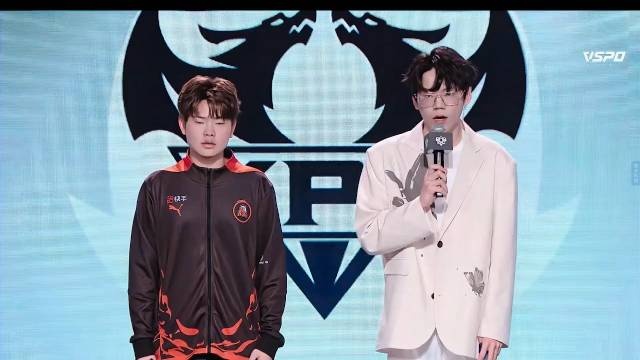 赛后采访KSG小玖:敖隐还是挺强的 只不过这几把没有那么好打