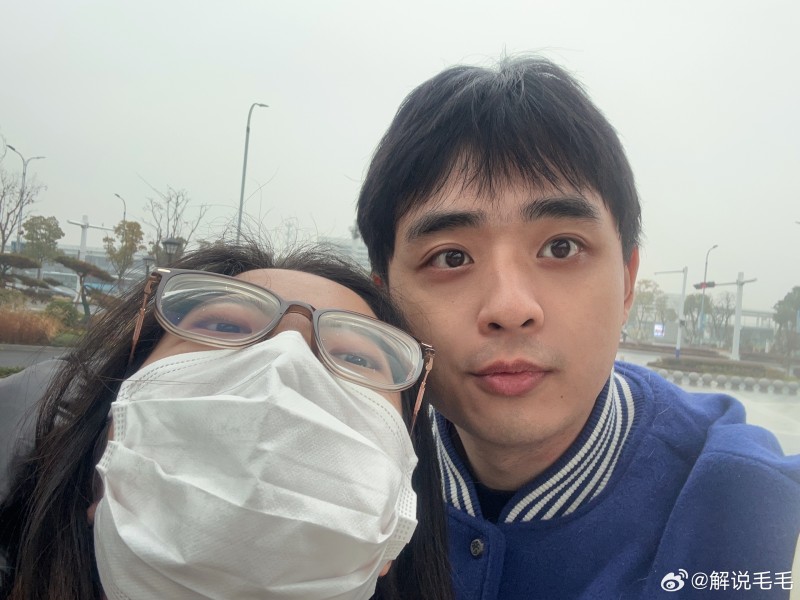 毛毛回应解说词争议:我原话说的是燃烧掉最后一根羽翼 别篡改我的发言