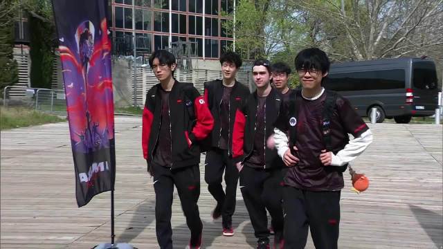 FPX.Life赛前采访:用以往的经验和平时训练的自信面对他们!