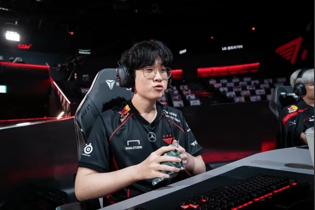 Zeus:队伍的状态和表现都有所下滑,重新思考剑魔首选的正确性