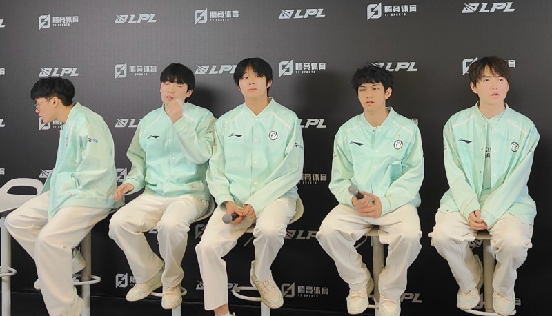 Wink：今天没有被3-0已经很成功了，能打到第五把说实话还可以了