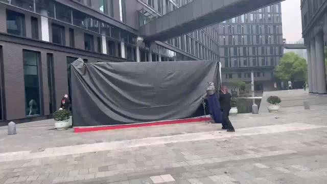 网易庆祝国服回归:网易杭州楼下已经开始庆祝了