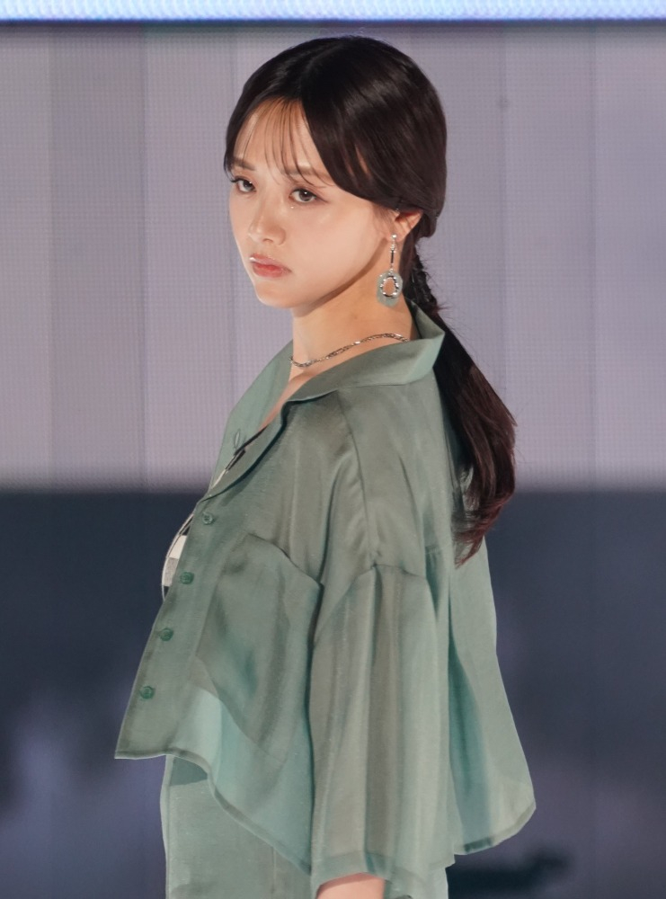 森香澄,GirlsAward第3次的演出「闪闪发光快乐的1日」…作为模特也夺人魂魄会场