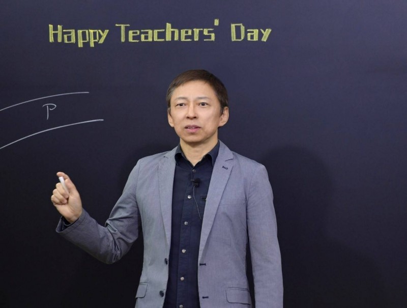 张朝阳自曝两次错过收购QQ:一两百万就能买是谣传