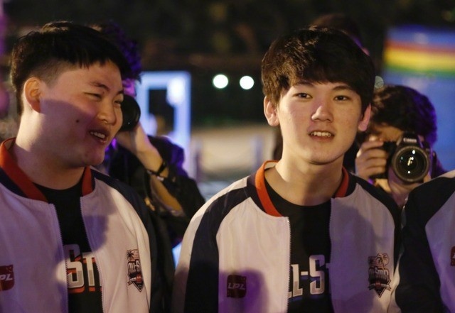 Uzi:我要是不打老头杯,我现在应该在杰克家搓麻将了!