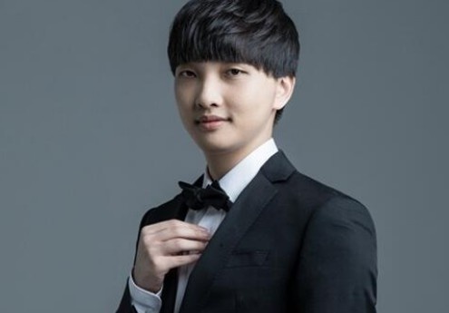 涵艺爆料:Xiye可能以教练身份加入TES战队,目前结果不清楚!