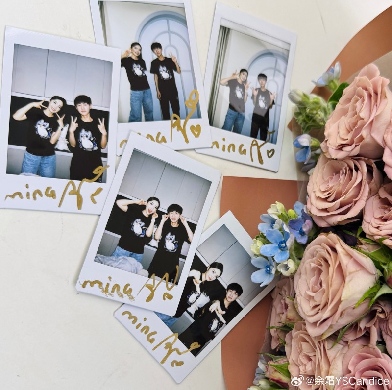 余霜分享与Ming带货照片:谢谢大家的支持!今天工作太开心啦!