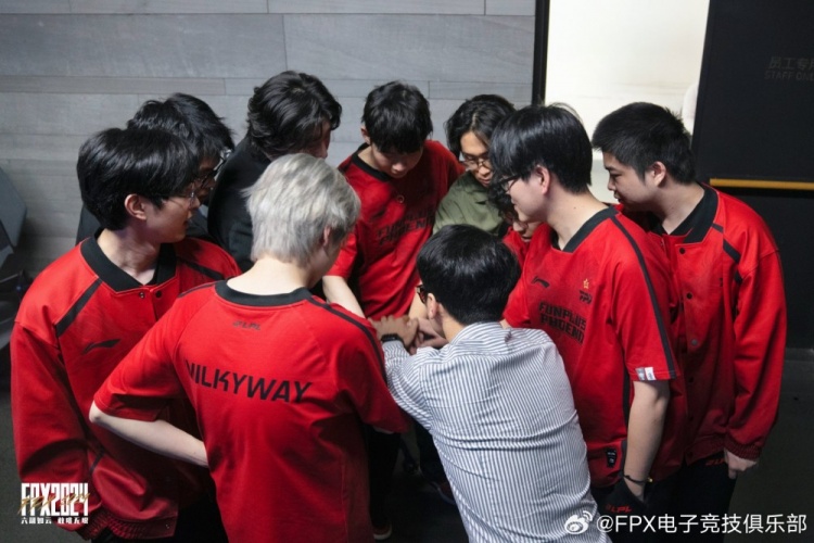 FPX赛后更博:今夏有清风 霁天正晓 武曲增明!我们继续加油!
