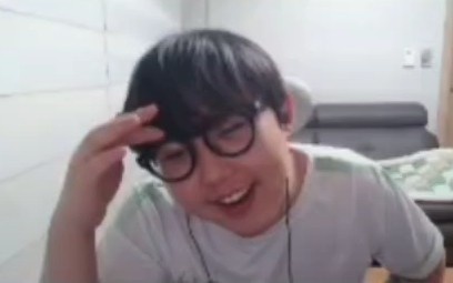 imp赛后开播狂喊西八:二比零的时候,我在想明天又要打决赛了!