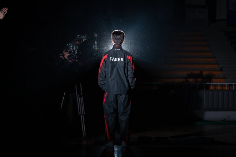 Faker:被单杀时计算失误 手腕还未痊愈 我不太想告知媒体