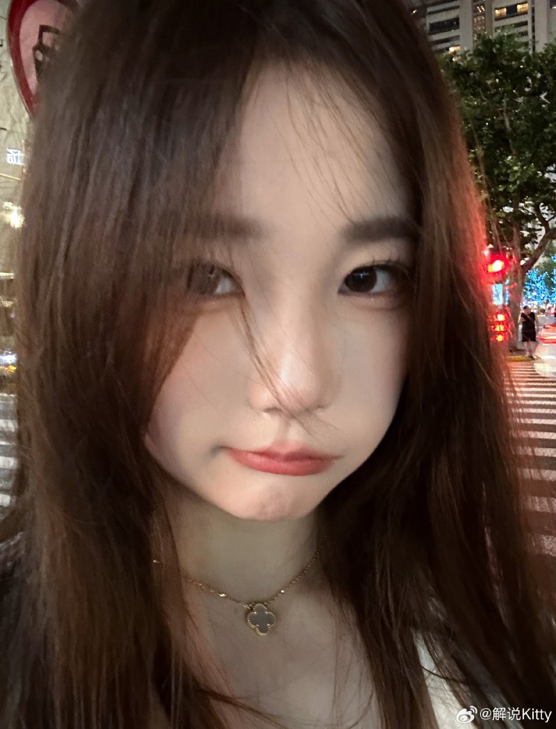 解说Kitty分享美照:晚安玛卡巴卡zZ晚安玛卡巴卡?