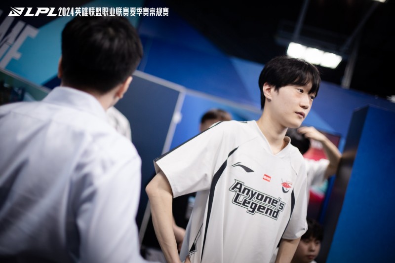 7-1收官定组赛,Shanks回应网友调侃:格局大点,我是要进S赛的人了