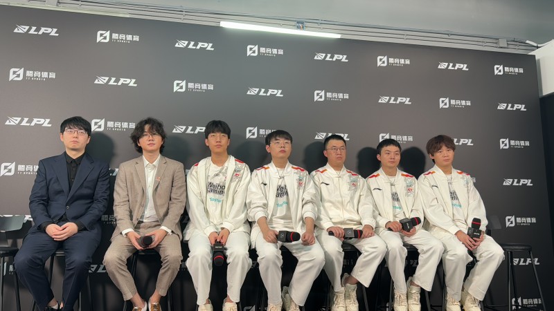 WBG赛后群访 Light:和Xbear第一次在赛场上配合,有很多进步空间