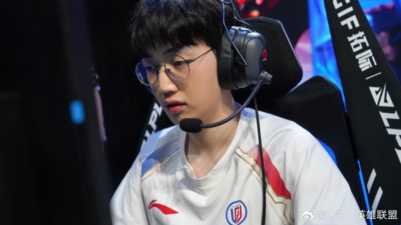 大点名?LGD上单Burdol发文:Bin哥 辛苦了✊Ale哥等我(来复仇!)