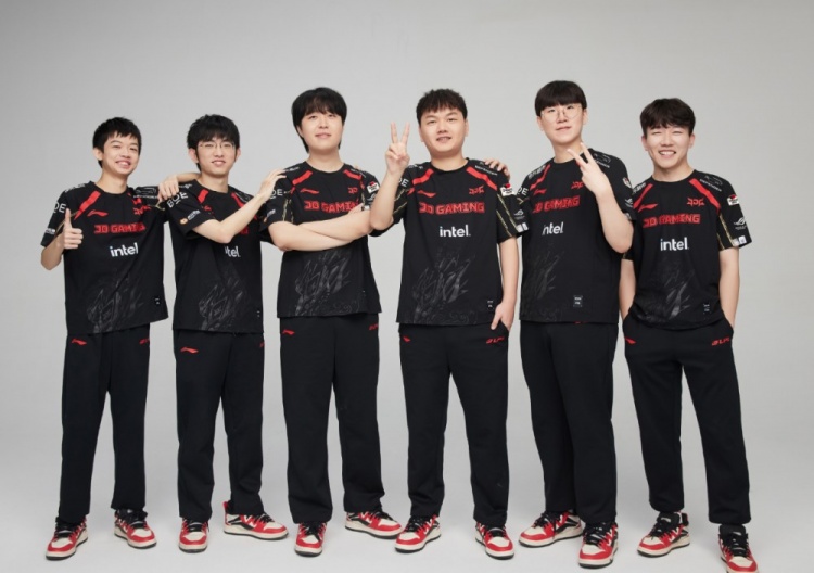 JDG更新队员海报合照:一起就可以!