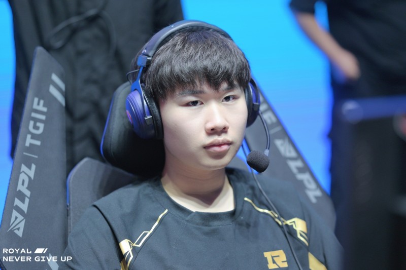 年薪千万0元到手?Wei超话大咖爆料:23年开始没拿到工资