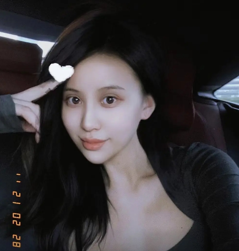 中专Raper版本答案?小乐言疑似结交富婆女友:座驾库里南 直播豪刷几百万